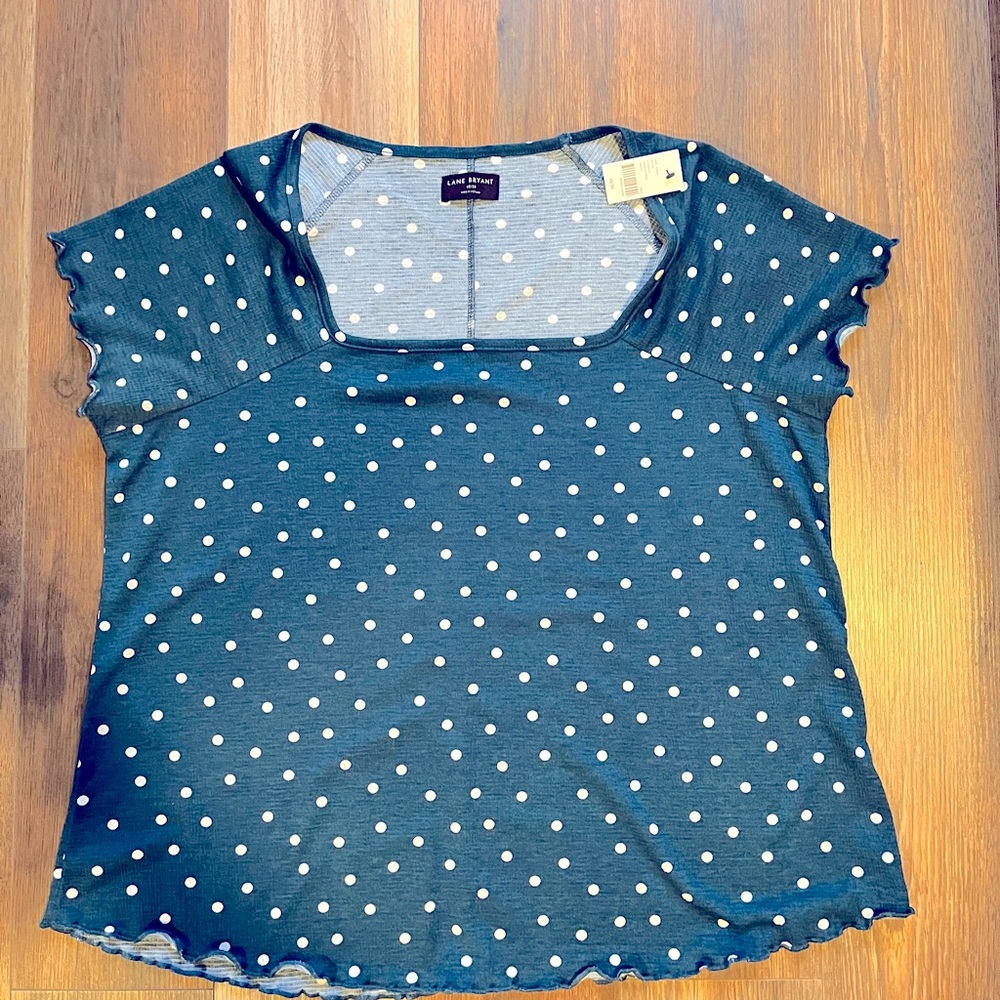 NWT 14/16 Lane Bryant Short Sleeve Top